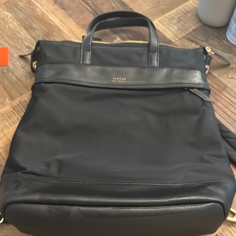 Targus Black Laptop Bag with Durable Design and Versatile Carry Options